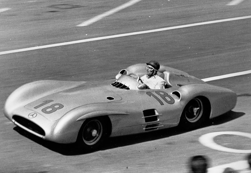 Juan Manuel Fangio en un Mercedes