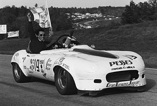 Jaguar E racing