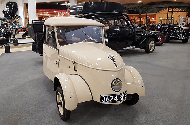 Voiture Peugeot electric 1941 VLV