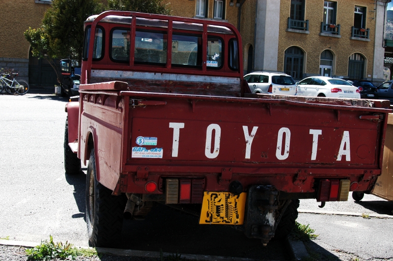 Toyota 4 x 4 Fj40 del 54 Trasero